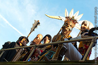 Les cosplayers réunis en haut du bus à impérial à la soirée de lancement de Diablo III